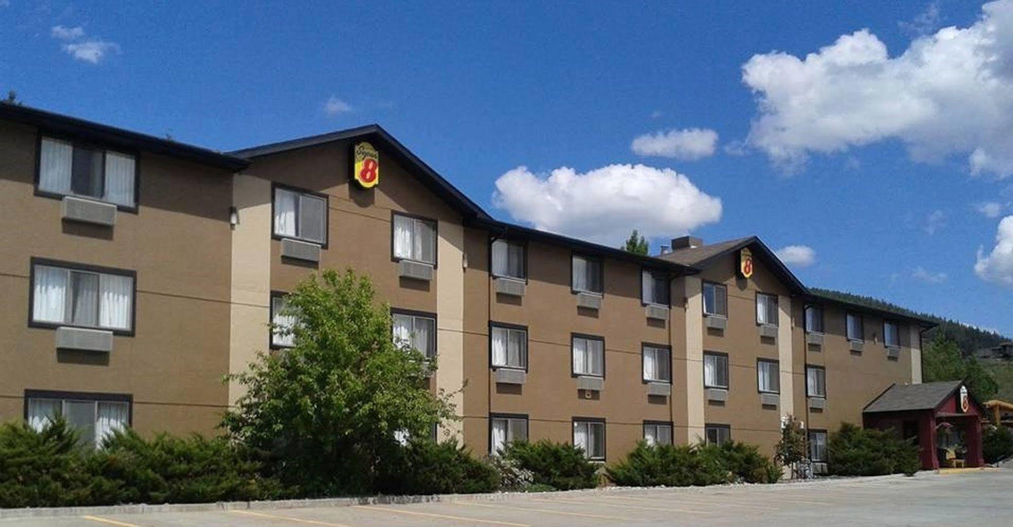 Super 8 By Wyndham Williams Lake Bc Exterior foto